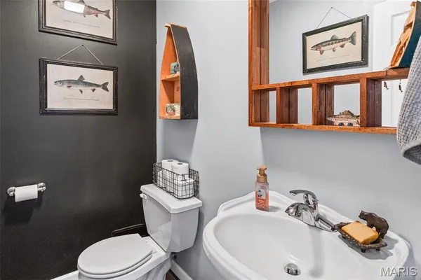 $369,500 | 124 Evergreen Court, Brighton, IL 62012