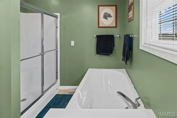 $369,500 | 124 Evergreen Court, Brighton, IL 62012