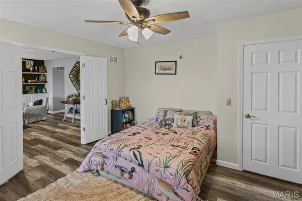 $369,500 | 124 Evergreen Court, Brighton, IL 62012