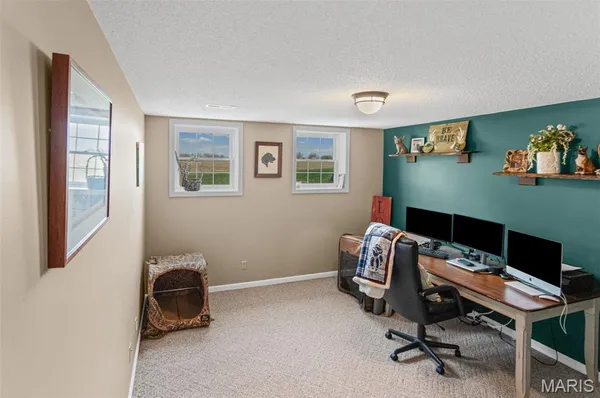 $369,500 | 124 Evergreen Court, Brighton, IL 62012