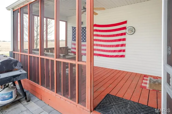 $369,500 | 124 Evergreen Court, Brighton, IL 62012