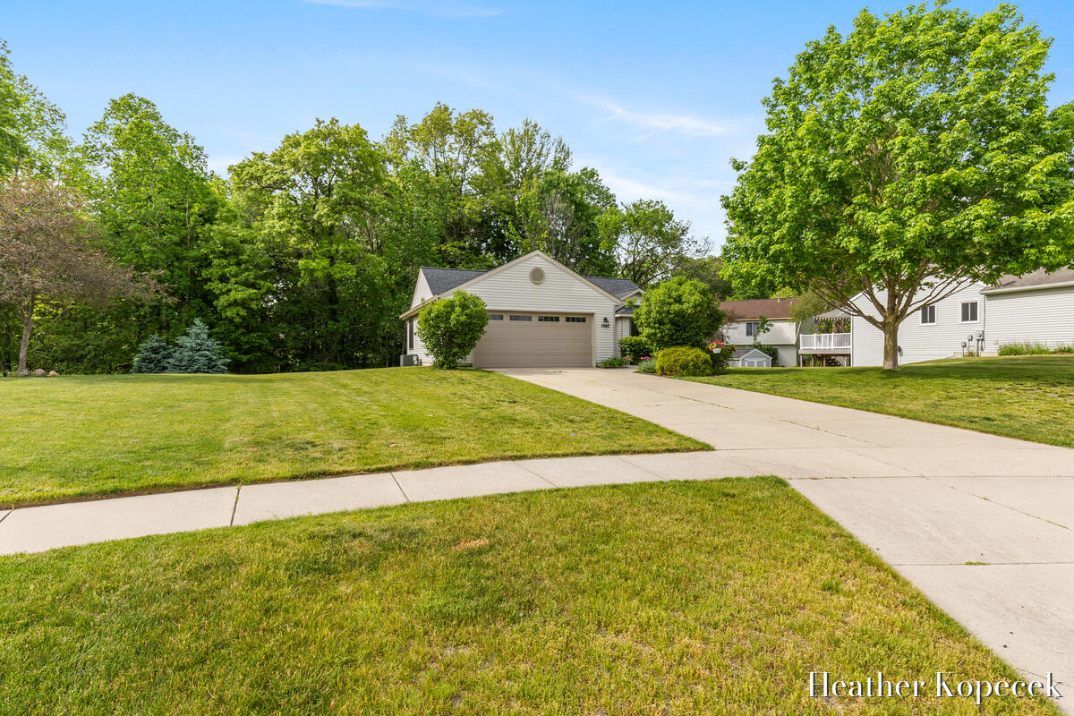 1663 Barnsley Court Southeast Lowell, MI 49331 - Photo 31 of 31 https___photoreal.io_wp-content_photorea
