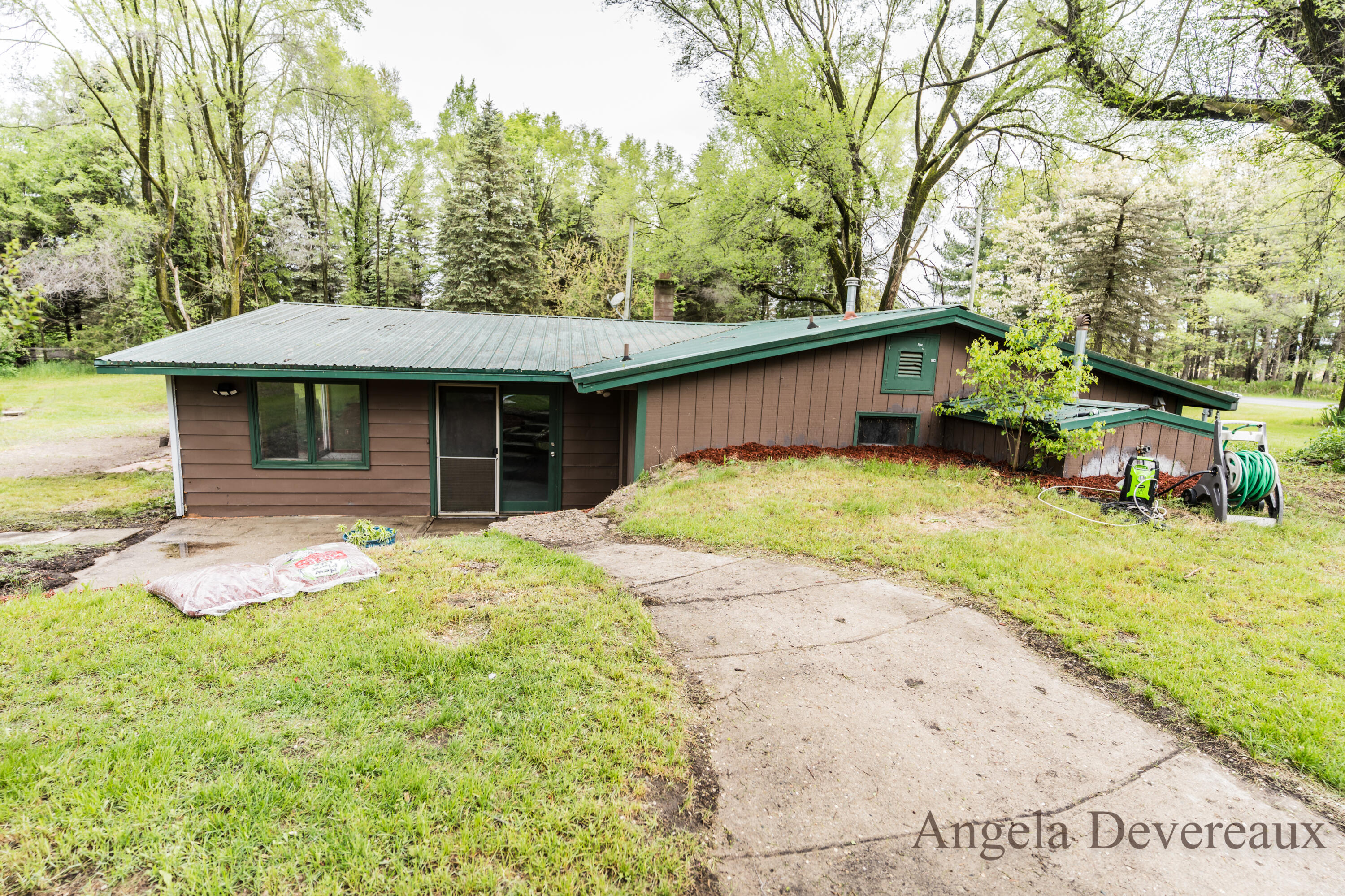 6101 North Caris Road Vestaburg, MI 48891 - Photo 2 of 36 DSC02070