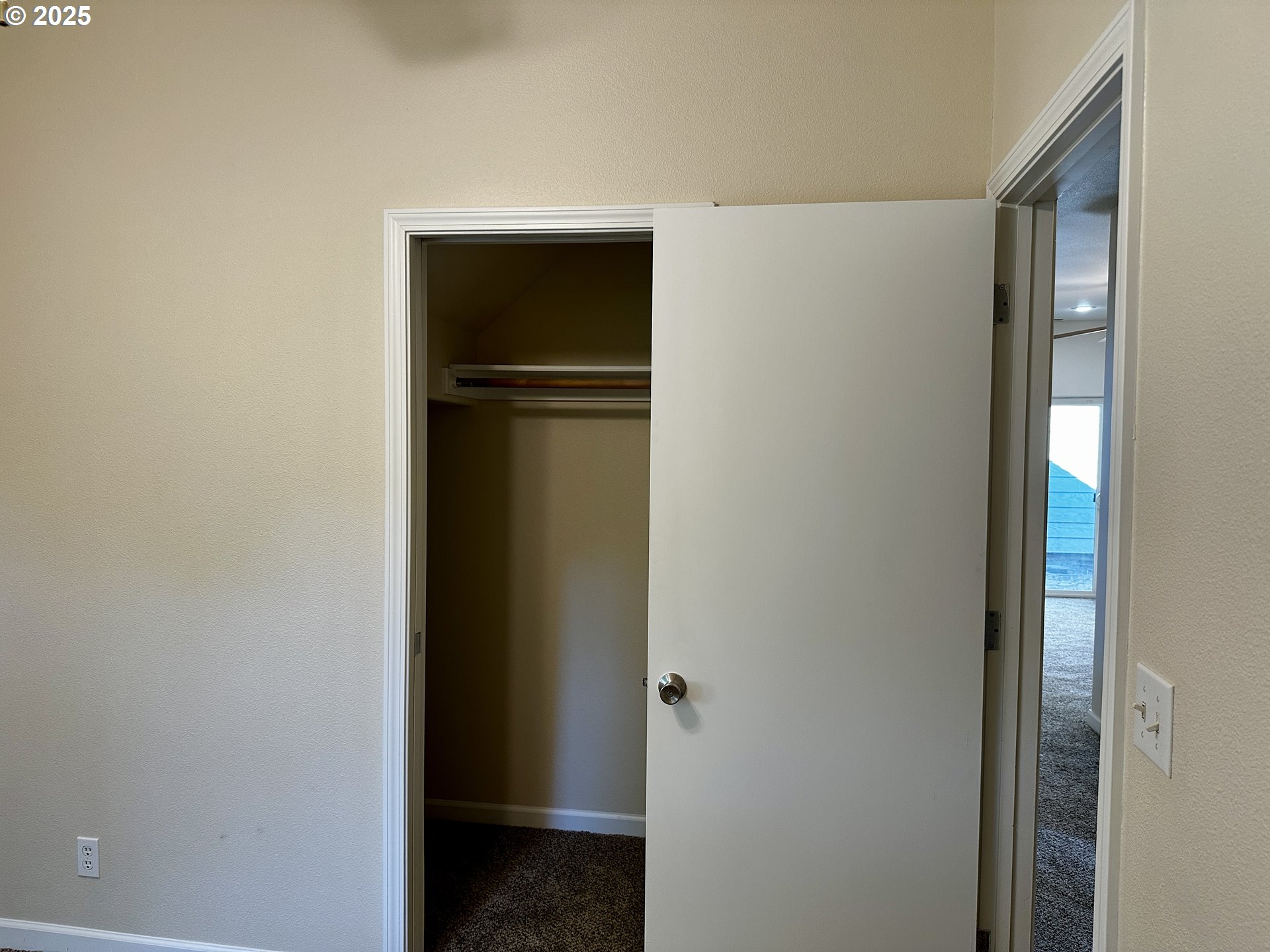 1629 Riley Lane Eugene, OR 97402 - Photo 23 of 34 Gallery Image 23