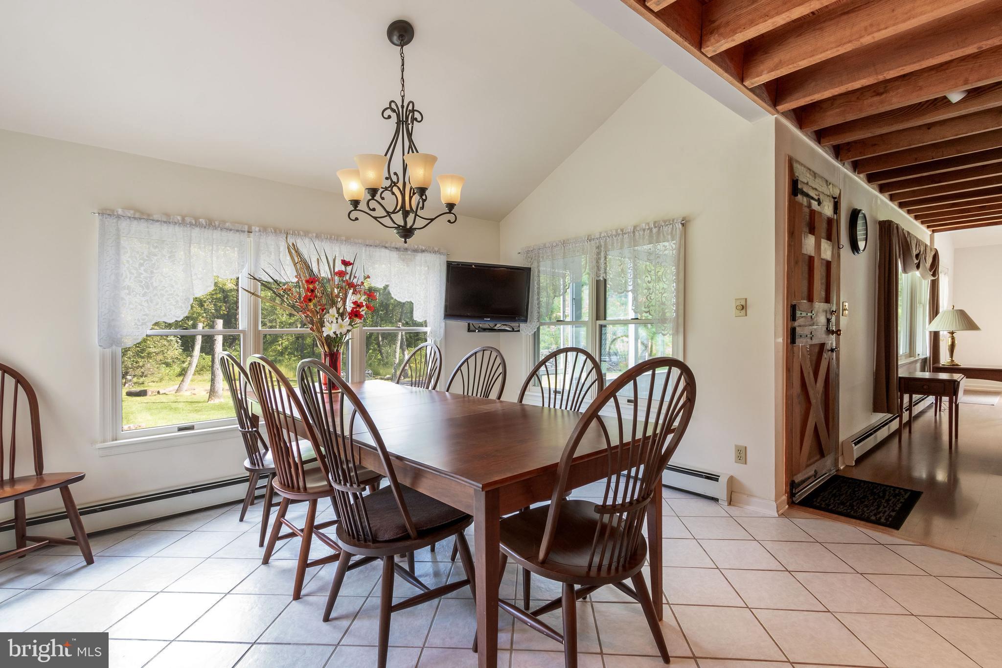 1409 Pleasant View Road Coopersburg, PA 18036 - Photo 19 of 50 Breakfast room