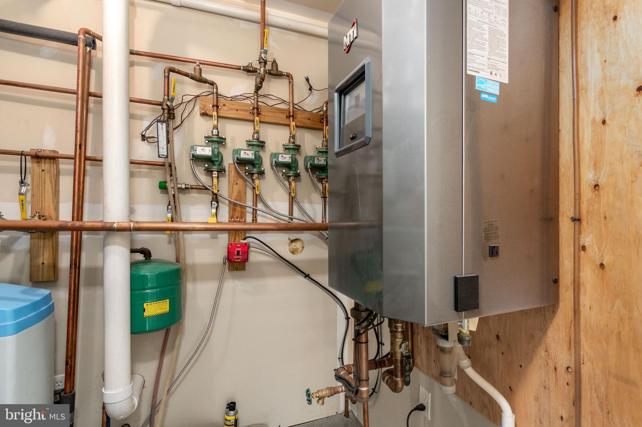1409 Pleasant View Road Coopersburg, PA 18036 - Photo 22 of 50 High efficiency propane heater