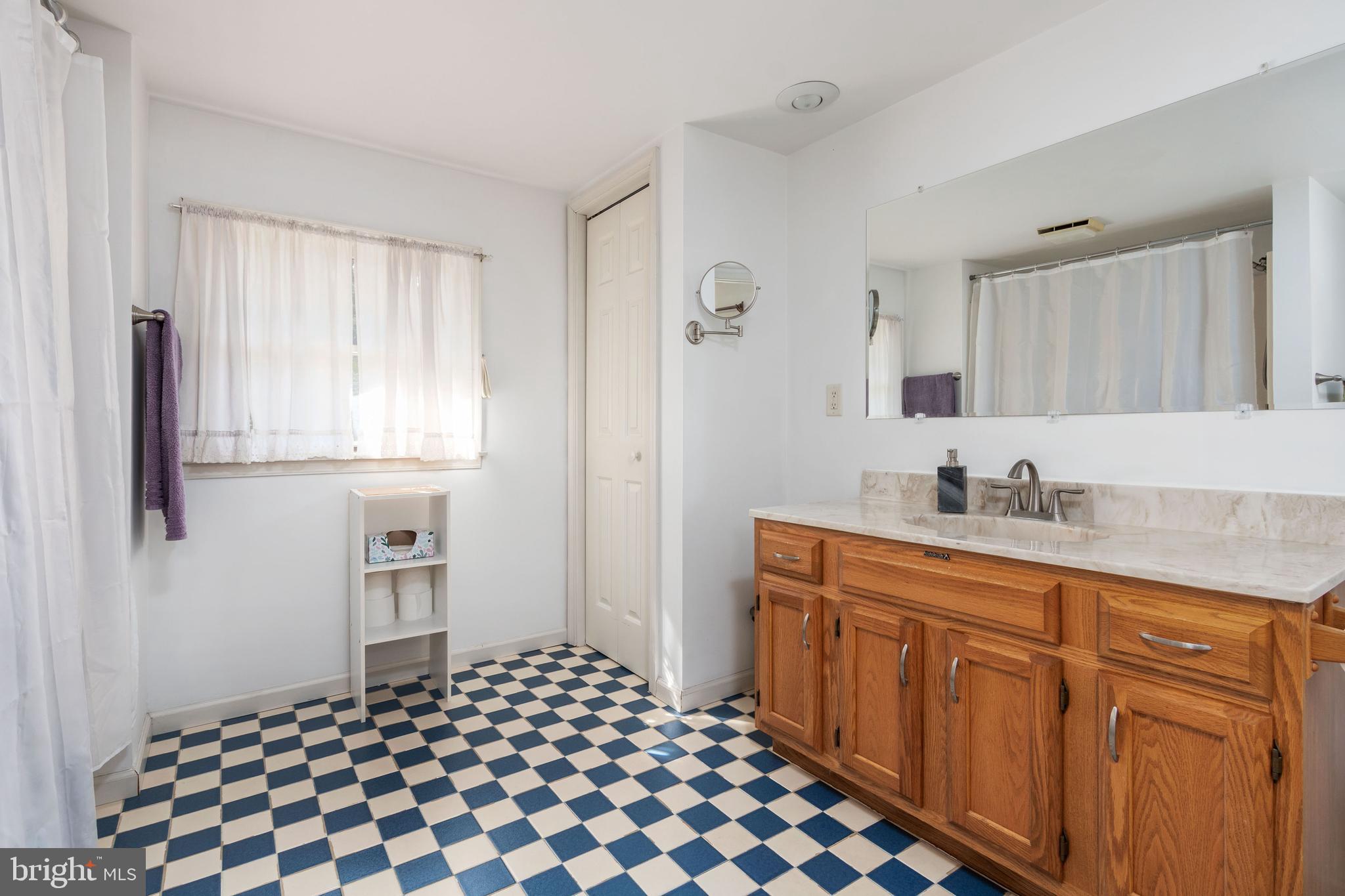 1409 Pleasant View Road Coopersburg, PA 18036 - Photo 28 of 50 2nd floor hall bath