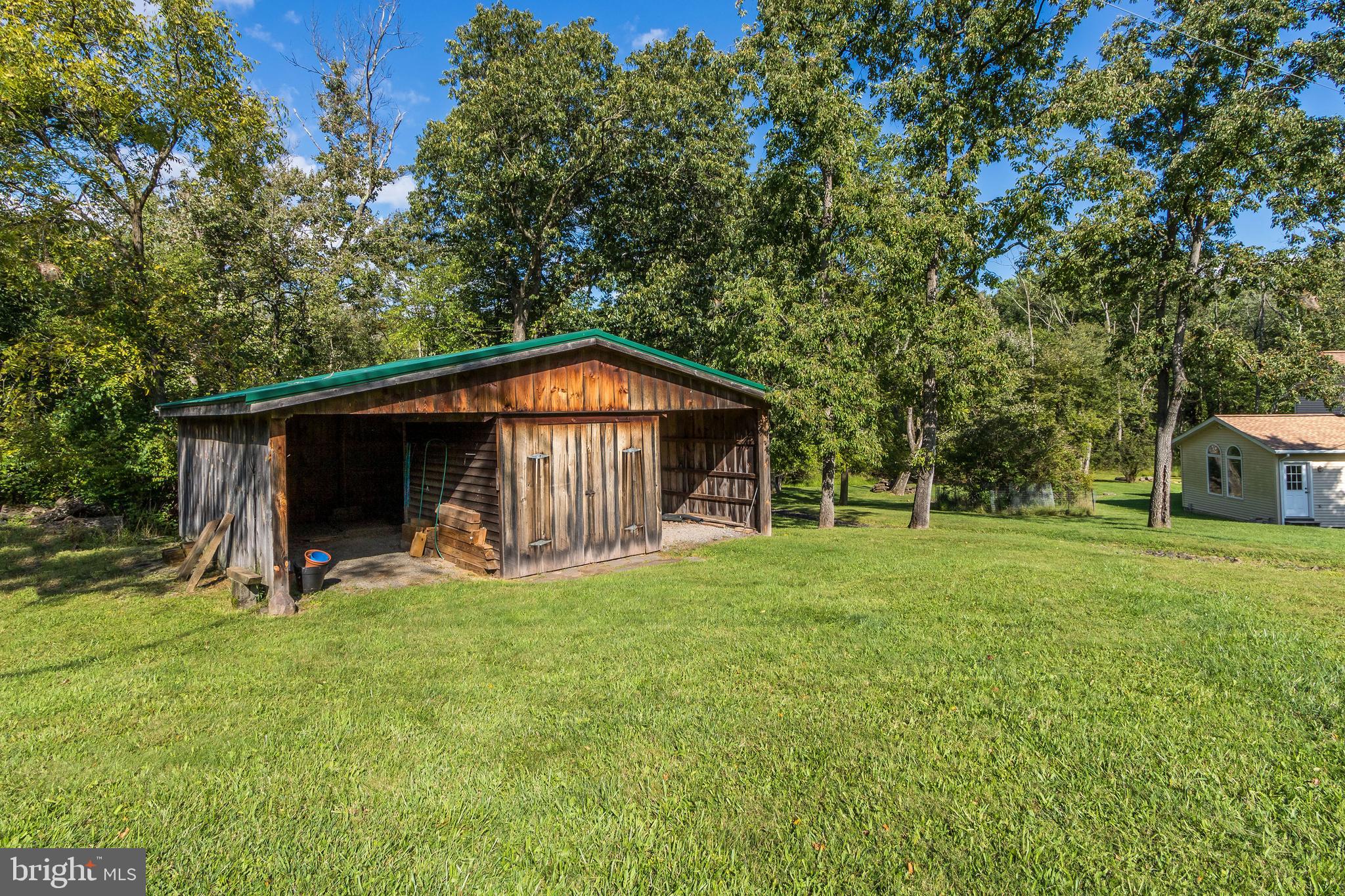 1409 Pleasant View Road Coopersburg, PA 18036 - Photo 45 of 50 Storage shed