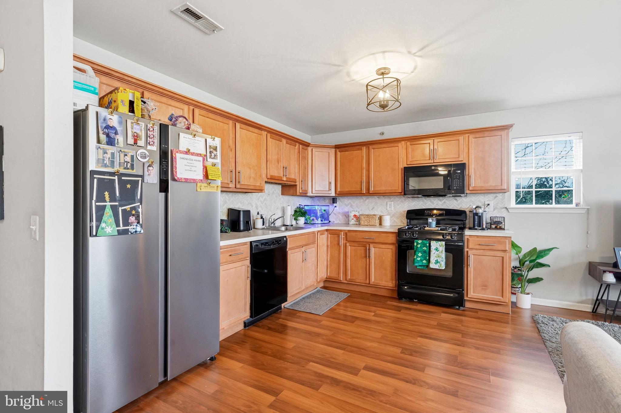 802 Sunflower Way Mantua, NJ 08051 - Photo 8 of 22