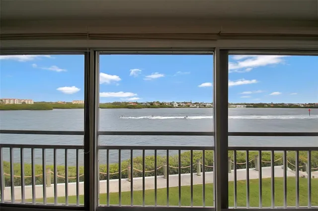 $5,000 | 1391 Siesta Bayside Drive, Unit 1391B, Sarasota, FL 34242