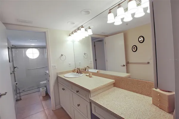 $5,000 | 1391 Siesta Bayside Drive, Unit 1391B, Sarasota, FL 34242