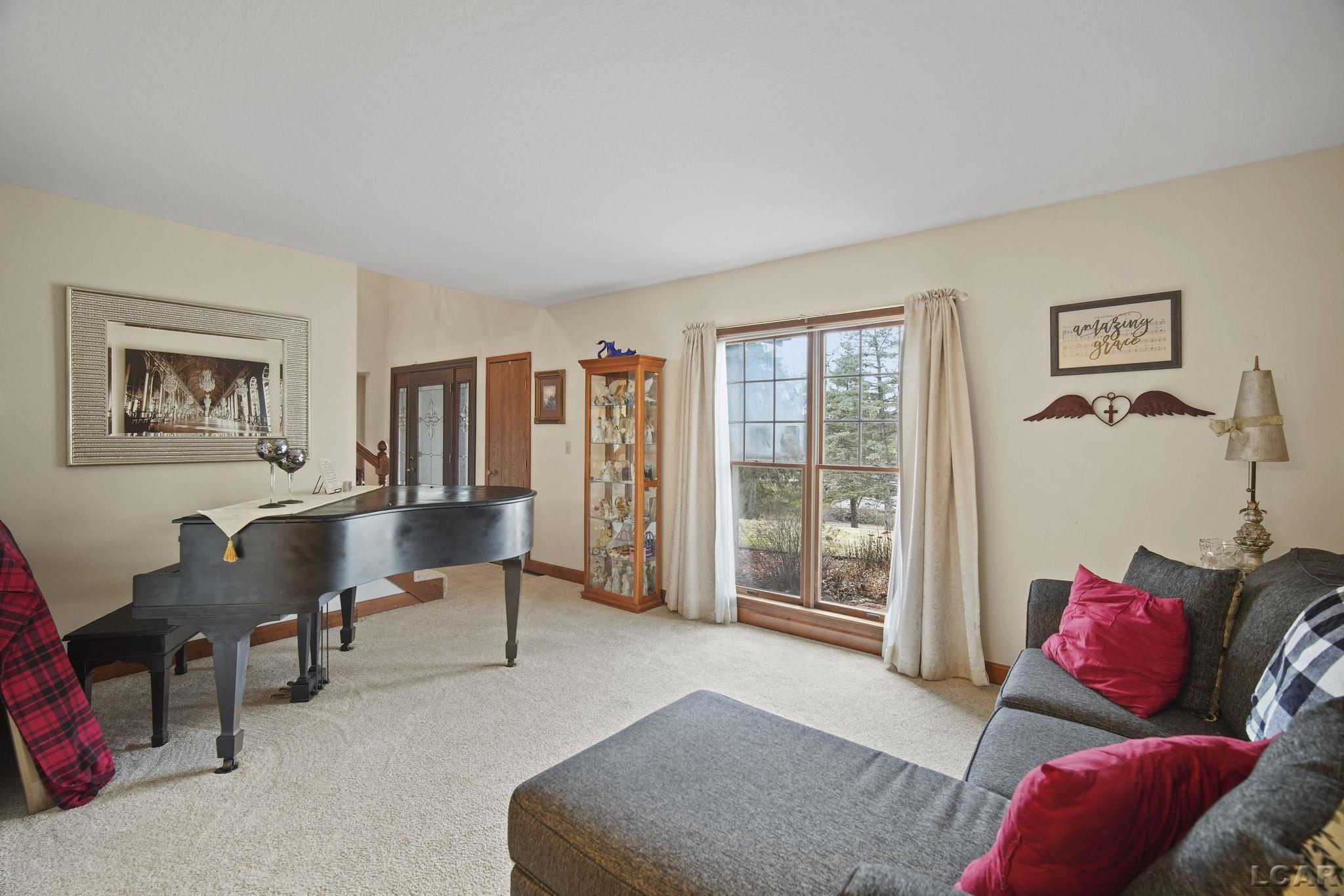 3035 Spielman Road Adrian, MI 49221 - Photo 9 of 49 50097620-8.JPG