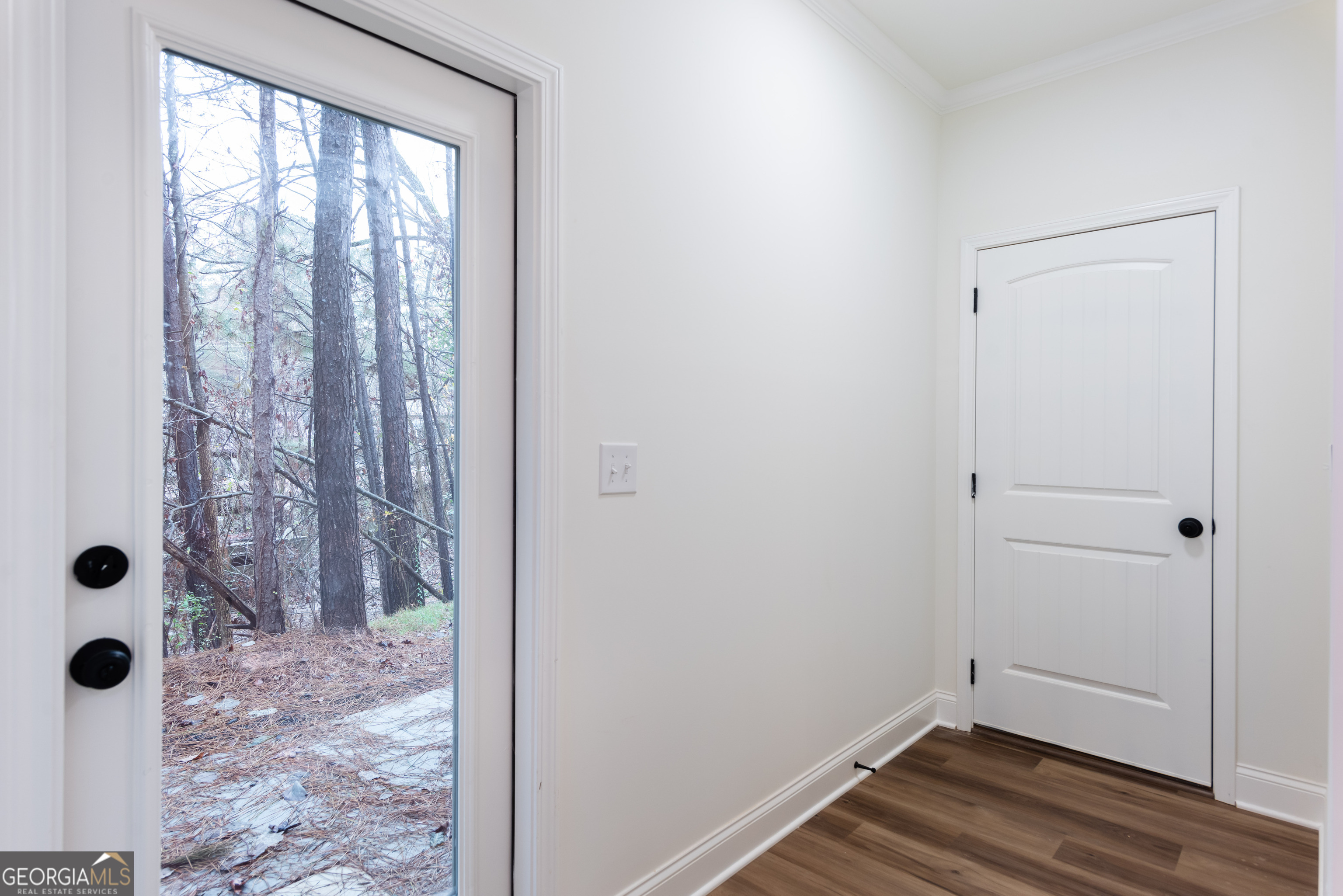 3342 Landings S Drive Southwest Atlanta, GA 30331 - Photo 16 of 34 a view of an empty room with a window