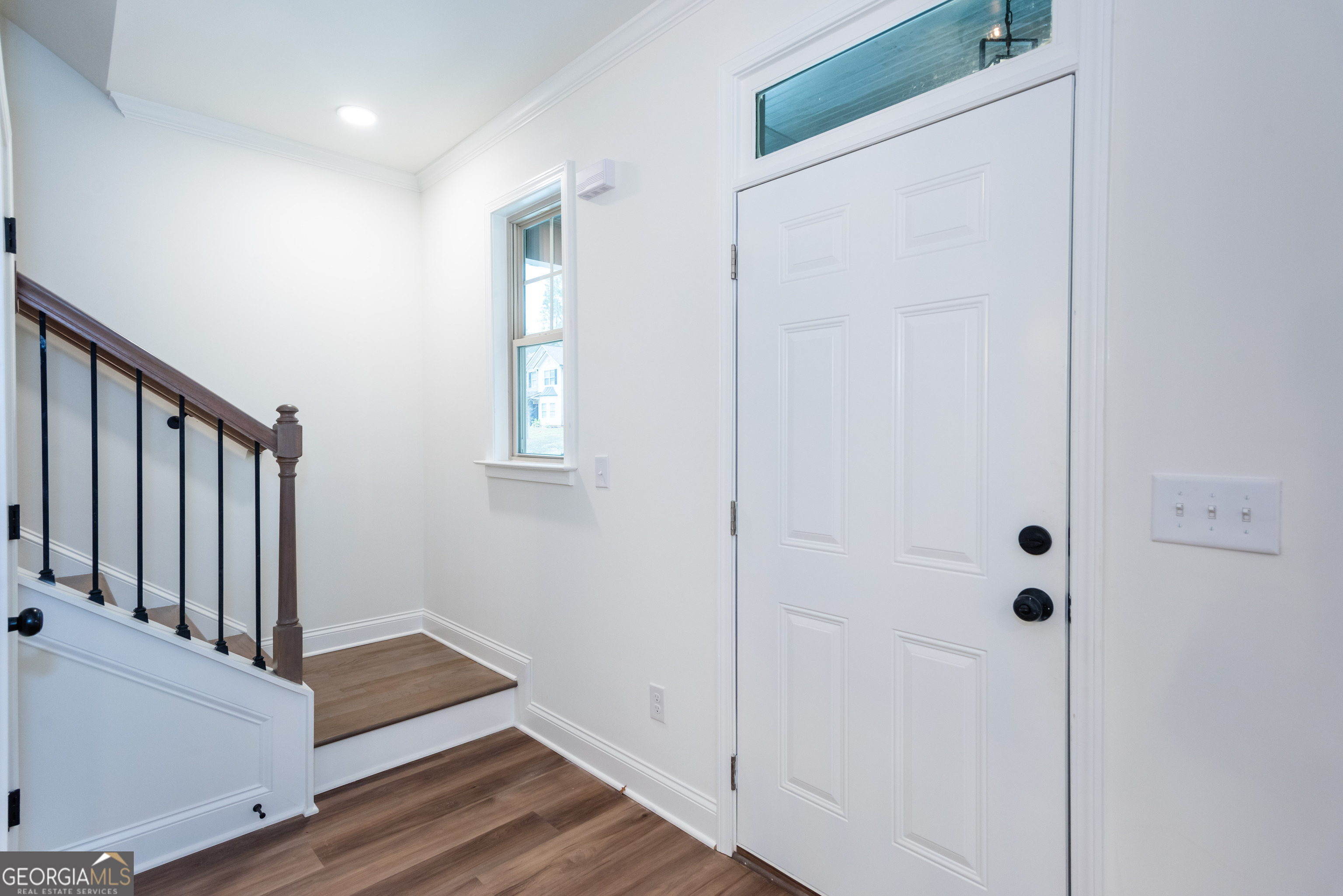 3342 Landings S Drive Southwest Atlanta, GA 30331 - Photo 5 of 34 a view of an entryway with wooden floor