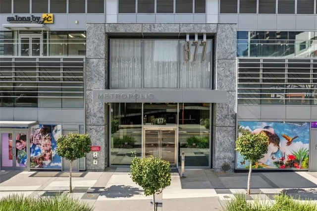 a view of a entryway gate of a building