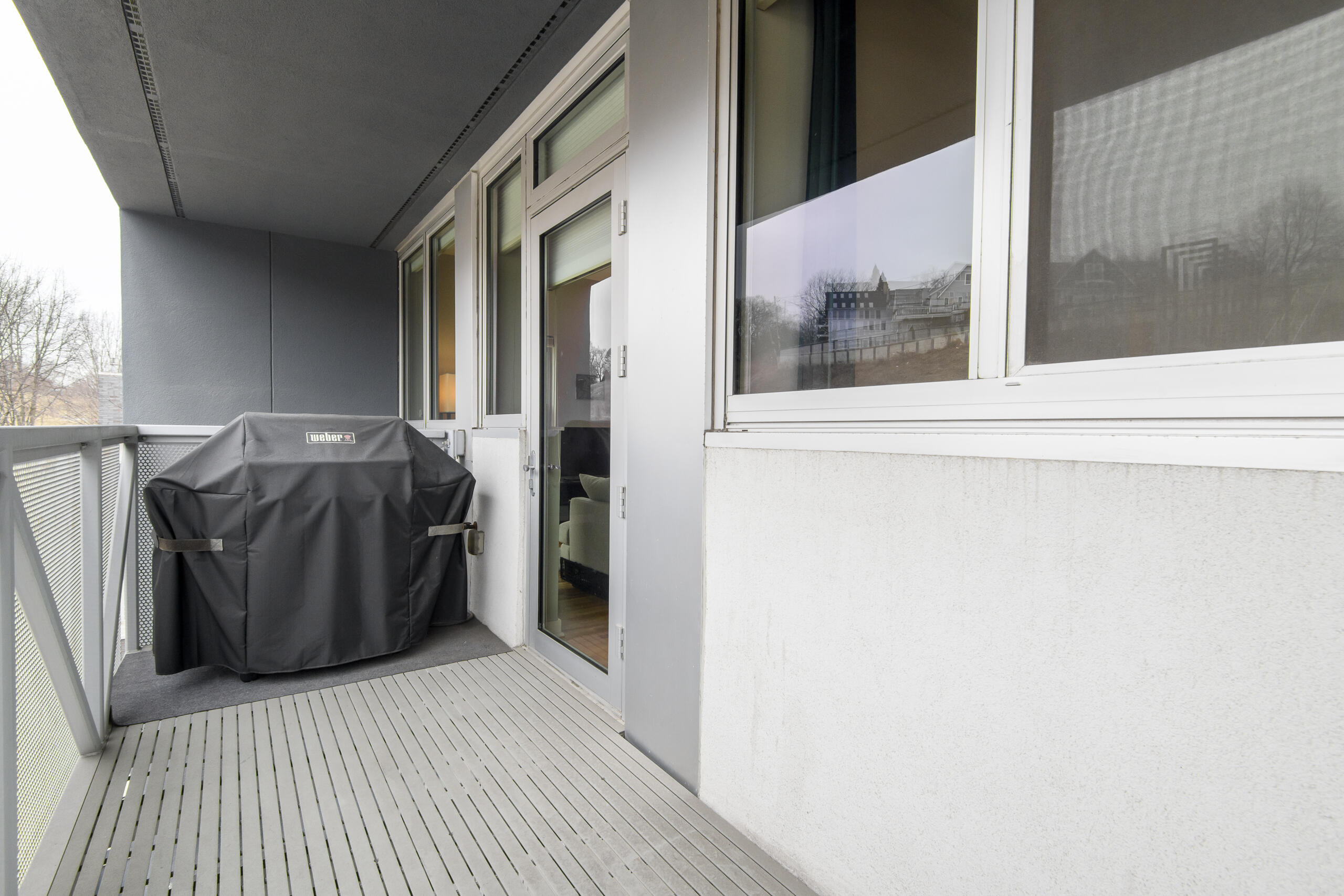 1902 North Commerce Street, Unit 308 Milwaukee, WI 53212 - Photo 11 of 31 Gas Grill Included