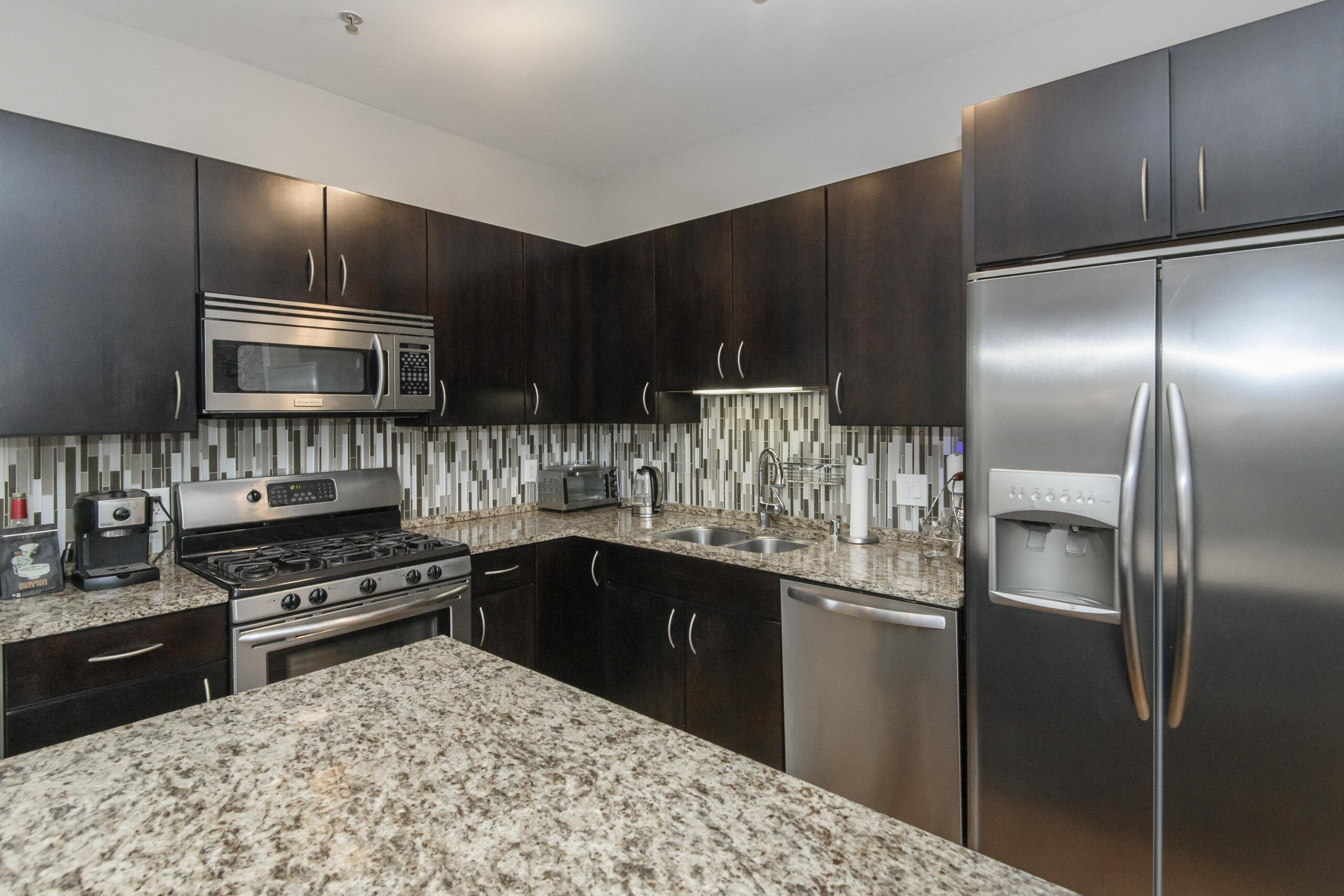 1902 North Commerce Street, Unit 308 Milwaukee, WI 53212 - Photo 5 of 31 Stainless Steel Appliances