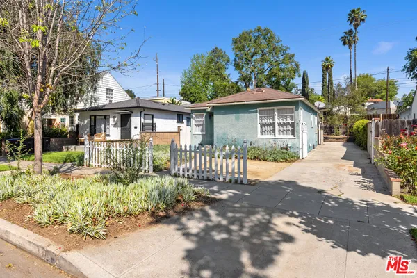 $930,000 | 425 West Riverside Drive, Burbank, CA 91506