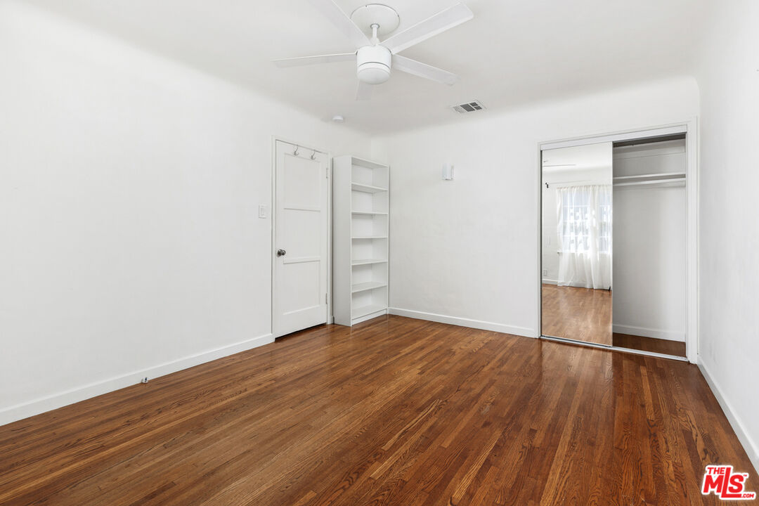 425 West Riverside Drive Burbank, CA 91506 - Photo 12 of 20