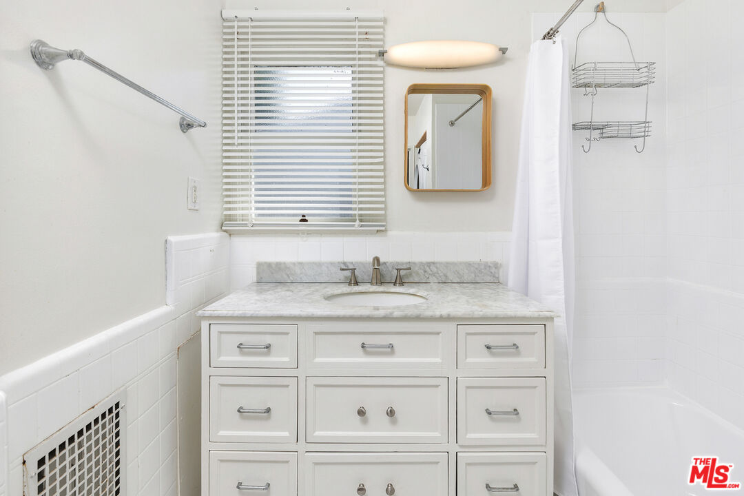 425 West Riverside Drive Burbank, CA 91506 - Photo 15 of 20