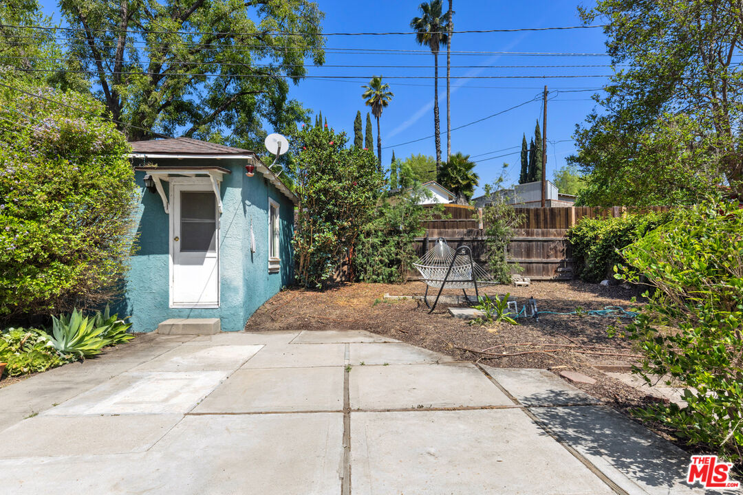 425 West Riverside Drive Burbank, CA 91506 - Photo 19 of 20