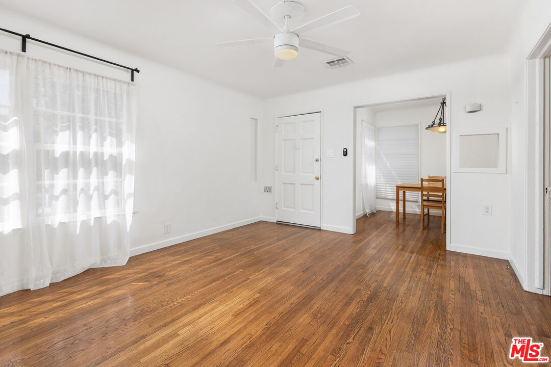425 West Riverside Drive Burbank, CA 91506 - Photo 6 of 20