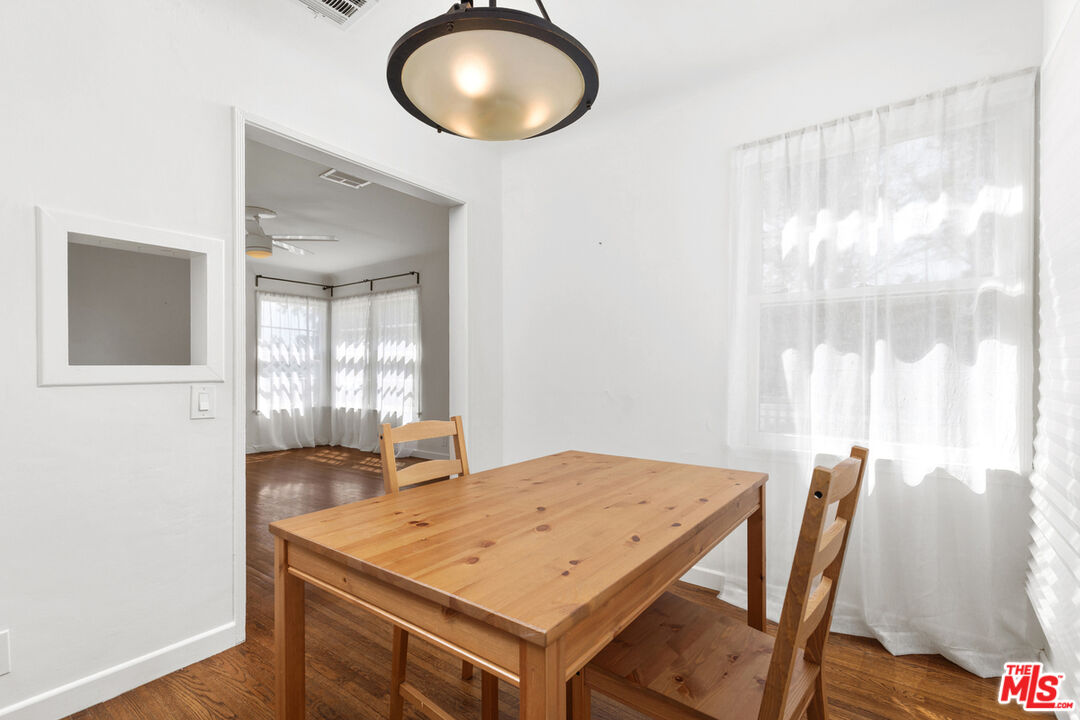 425 West Riverside Drive Burbank, CA 91506 - Photo 8 of 20