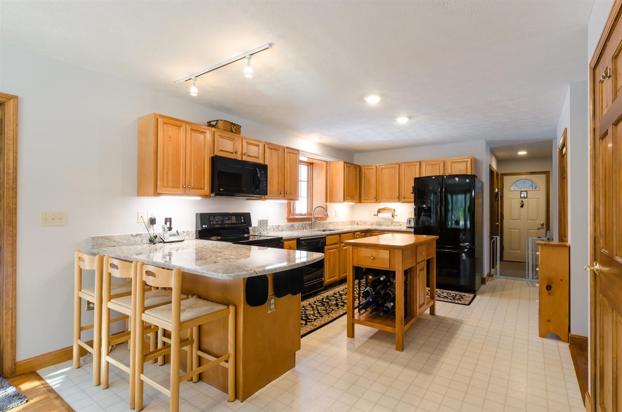 92 Federal Hill Road, Unit 51372 Hollis, NH 03049 - Photo 4 of 40