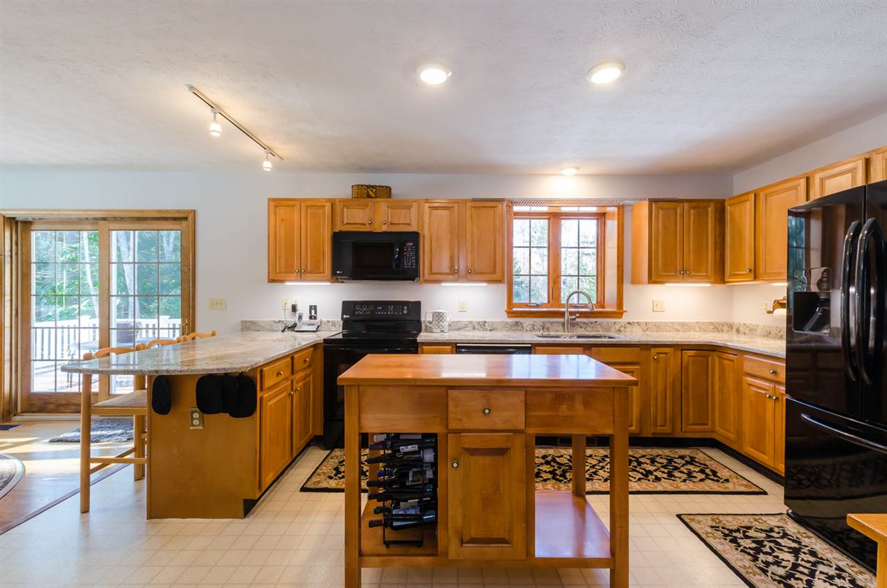 92 Federal Hill Road, Unit 51372 Hollis, NH 03049 - Photo 6 of 40