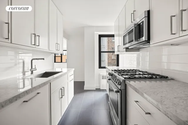 $2,499,000 | 115 East 9th Street, Unit 7A | Greenwich Village