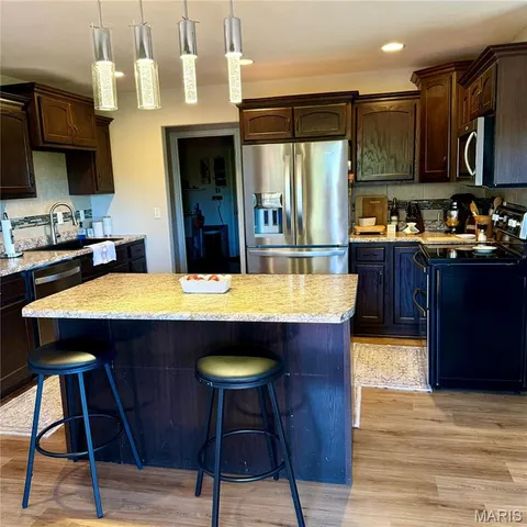 $460,000 | 109 Paradise Street, Waynesville, MO 65583