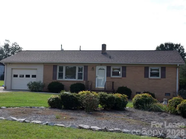 $1,625 | 1812 Cameron Road, Lincolnton, NC 28092