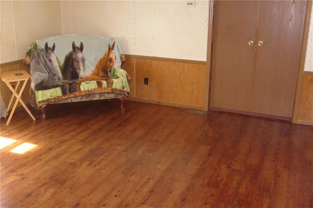 3289 Old Springfield Road Springfield, OH 45502 - Photo 4 of 35