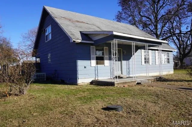 $47,900 | 1110 West 10th Street, Caruthersville, MO 63830