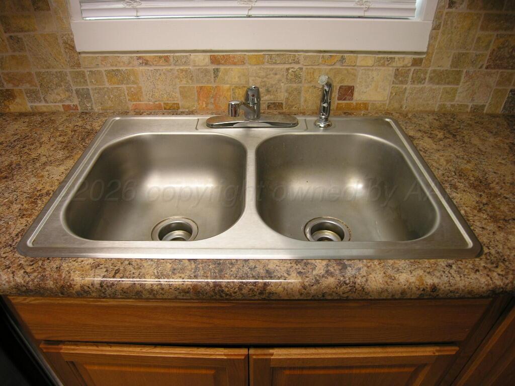 289 Overland Trail Fritch, TX 79036 - Photo 16 of 27 12-kitchen