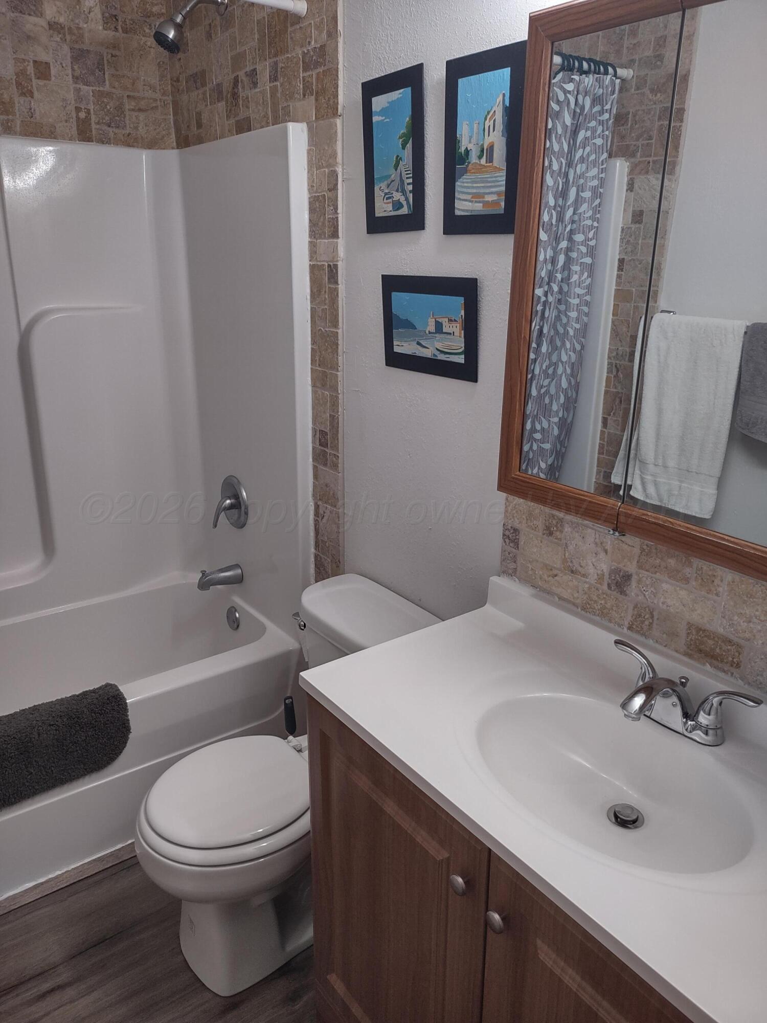 289 Overland Trail Fritch, TX 79036 - Photo 17 of 27 19-bathroom