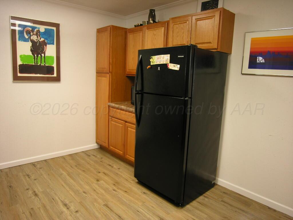 289 Overland Trail Fritch, TX 79036 - Photo 10 of 27 09-kitchen