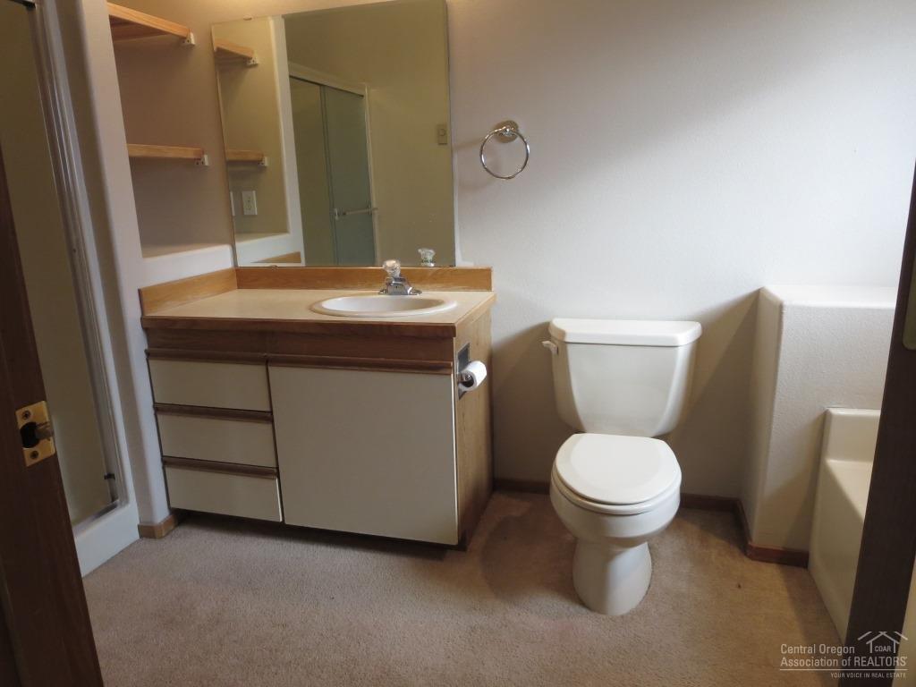 1050 Northeast Butler Market Road, Unit 31 Bend, OR 97701 - Photo 13 of 18 Gallery Image 13