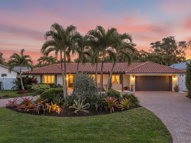 $1,498,000 | 198 Golfview Drive, Tequesta, FL 33469
