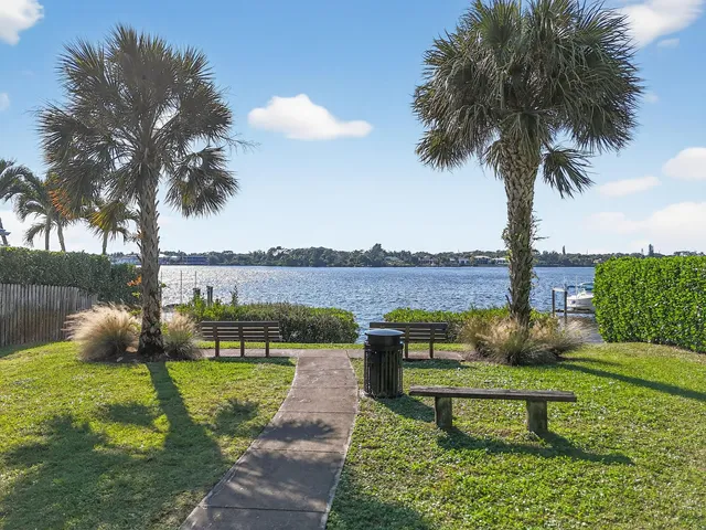 $1,498,000 | 198 Golfview Drive, Tequesta, FL 33469