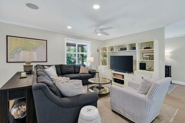 $1,498,000 | 198 Golfview Drive, Tequesta, FL 33469