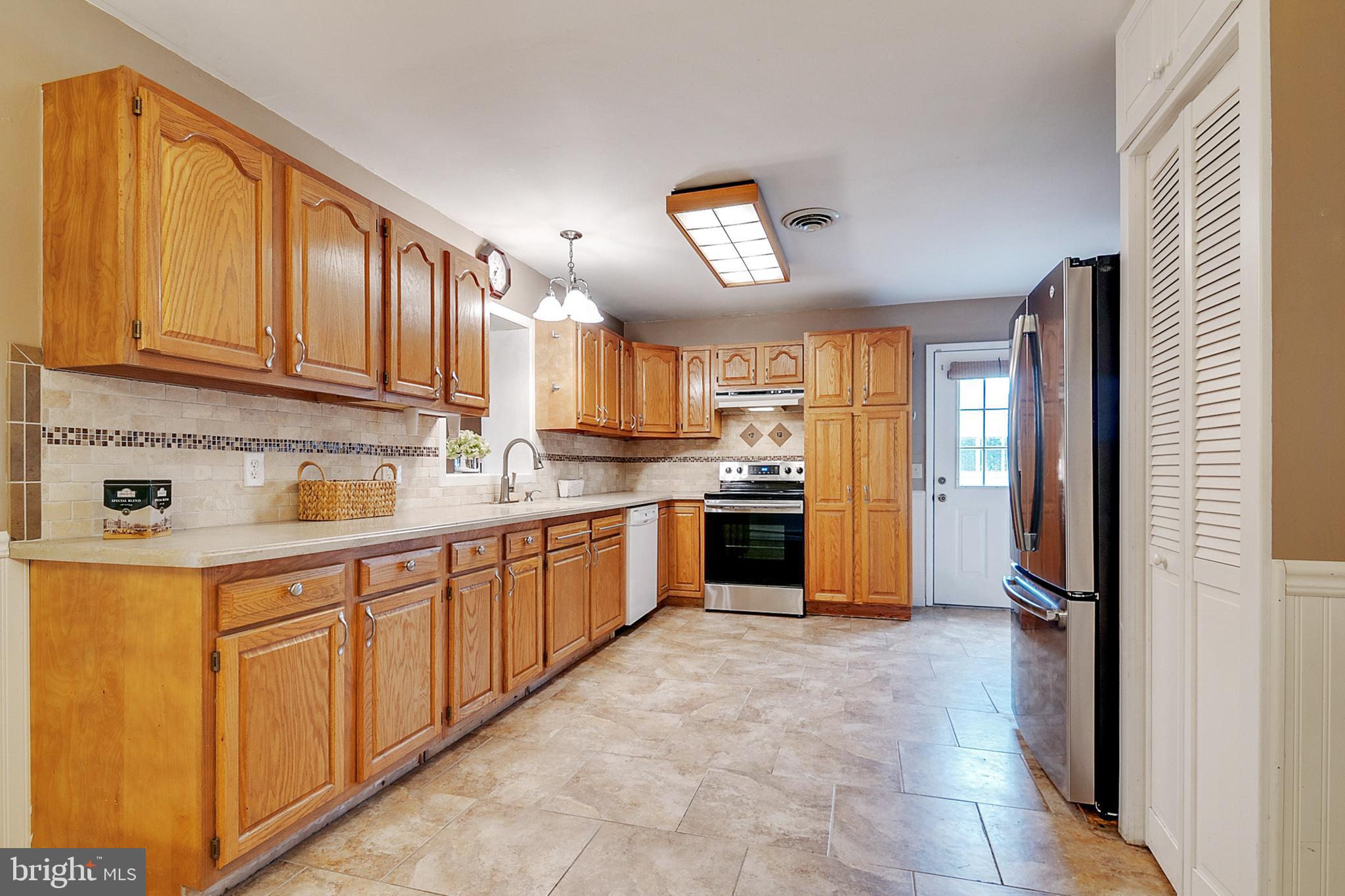 2149 Bethel Road Finksburg, MD 21048 - Photo 7 of 25 Large Kitchen - Lots of Cabinets & Back-Splash