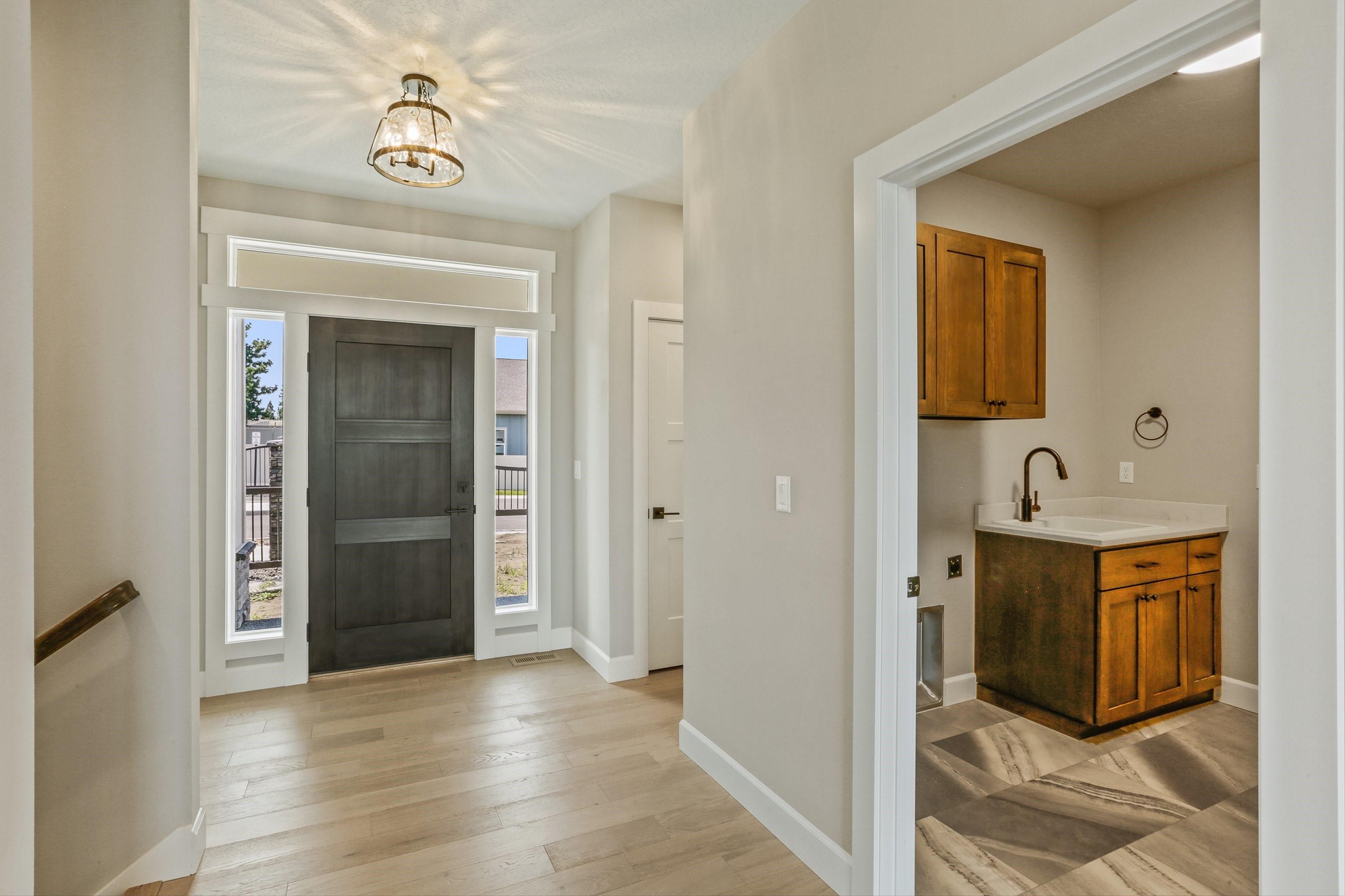 5212 South Scout Street Spokane, WA 99223 - Photo 3 of 27