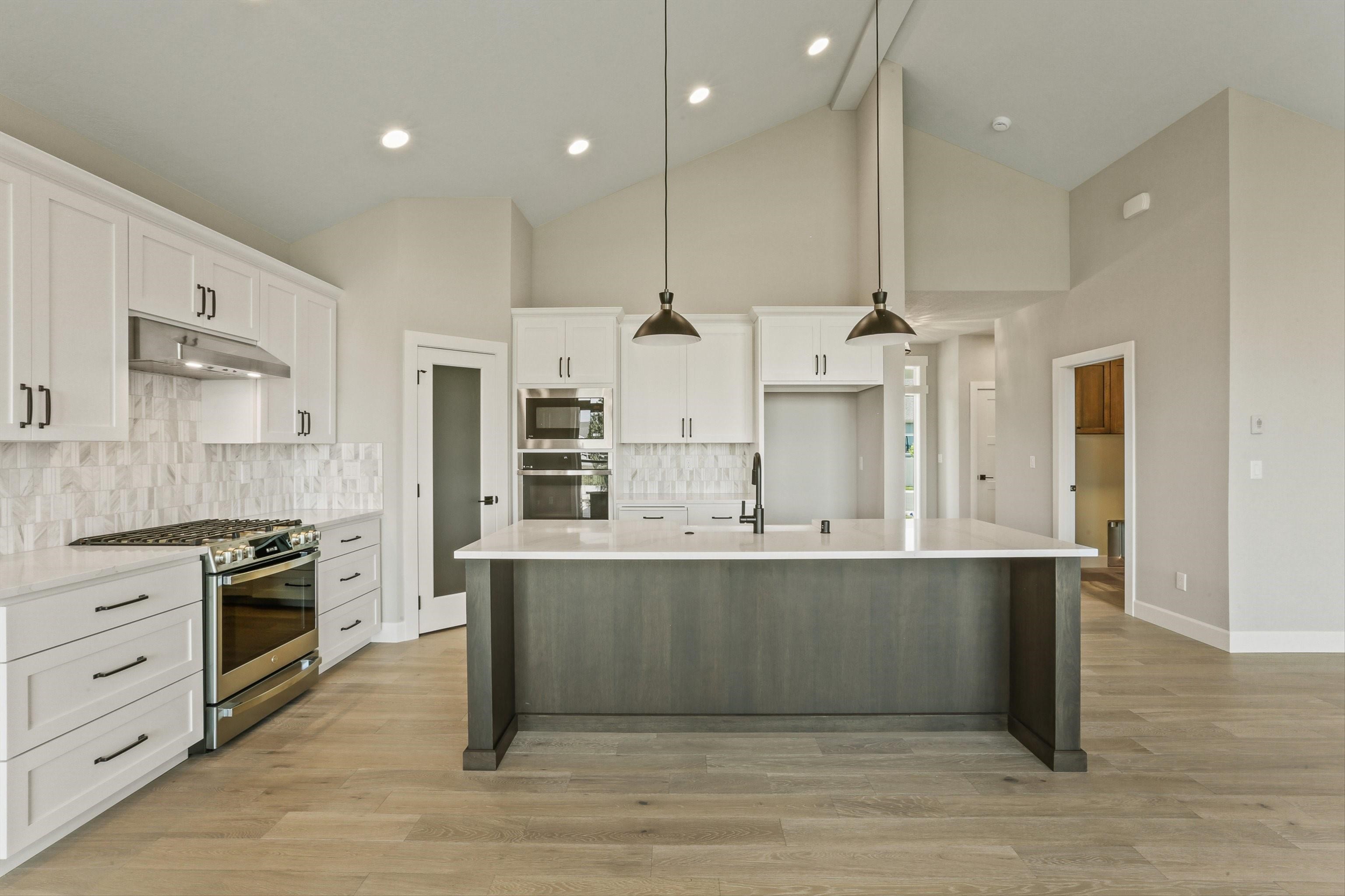 5212 South Scout Street Spokane, WA 99223 - Photo 7 of 27