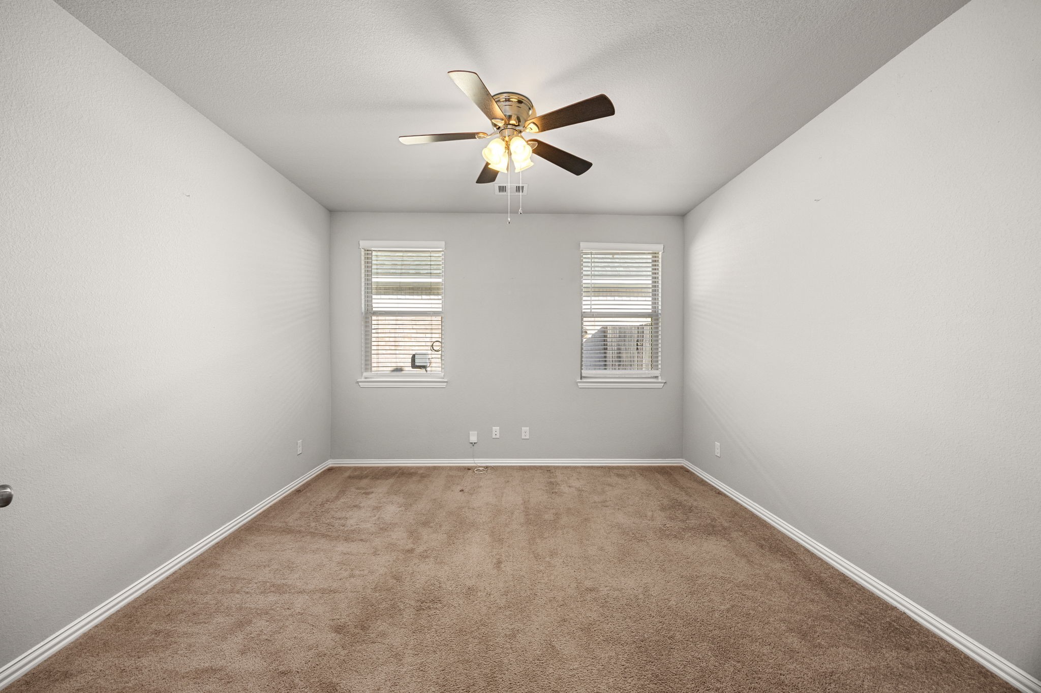 8315 Divot Trace Fulshear, TX 77441 - Photo 12 of 33