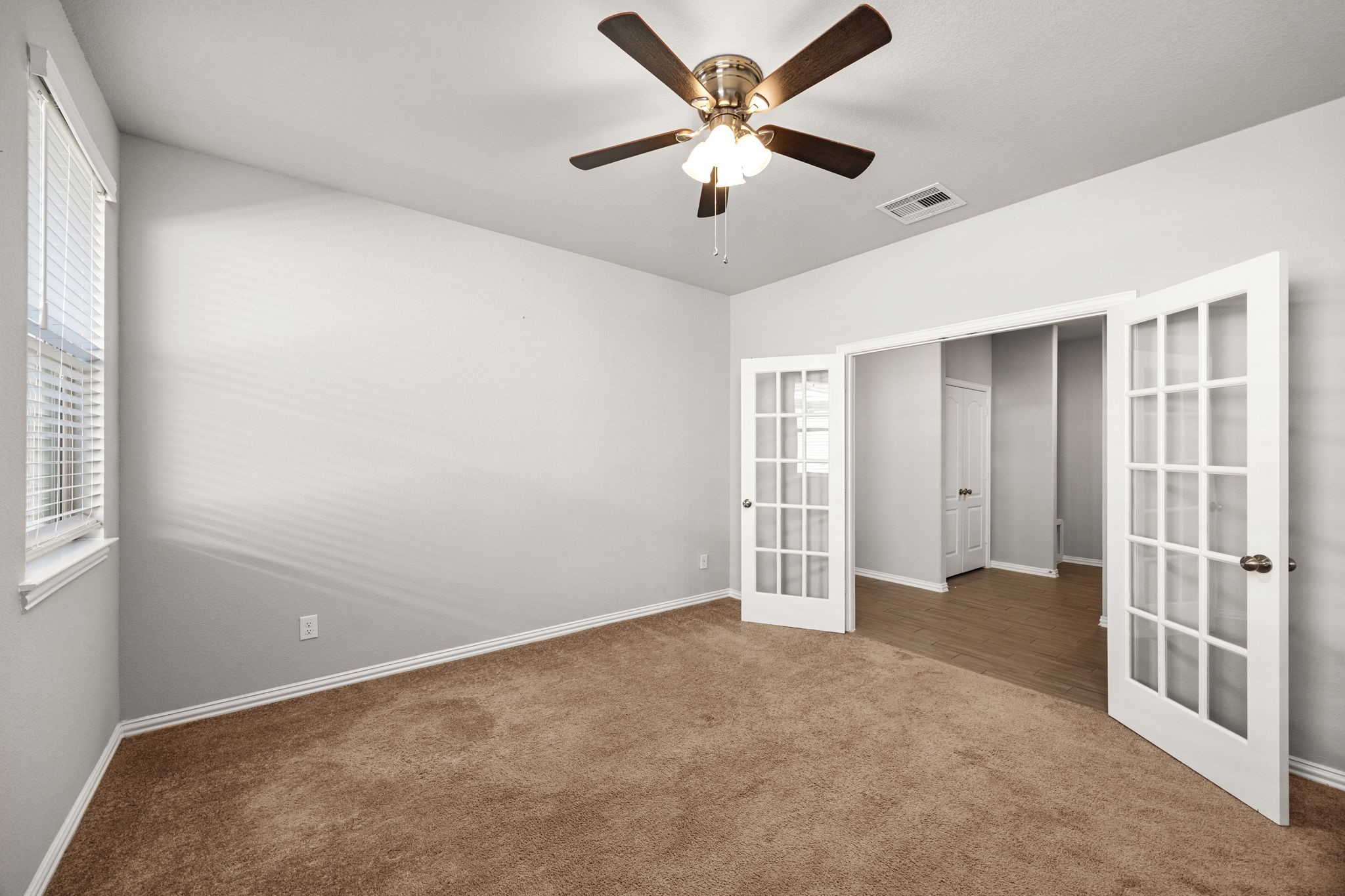 8315 Divot Trace Fulshear, TX 77441 - Photo 13 of 33