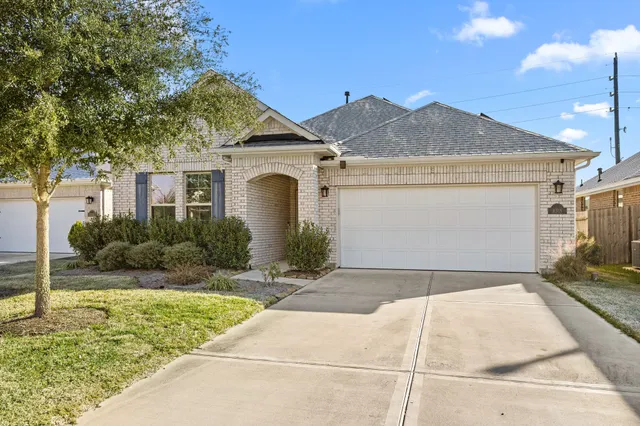 $2,600 | 8315 Divot Trace, Fulshear, TX 77441