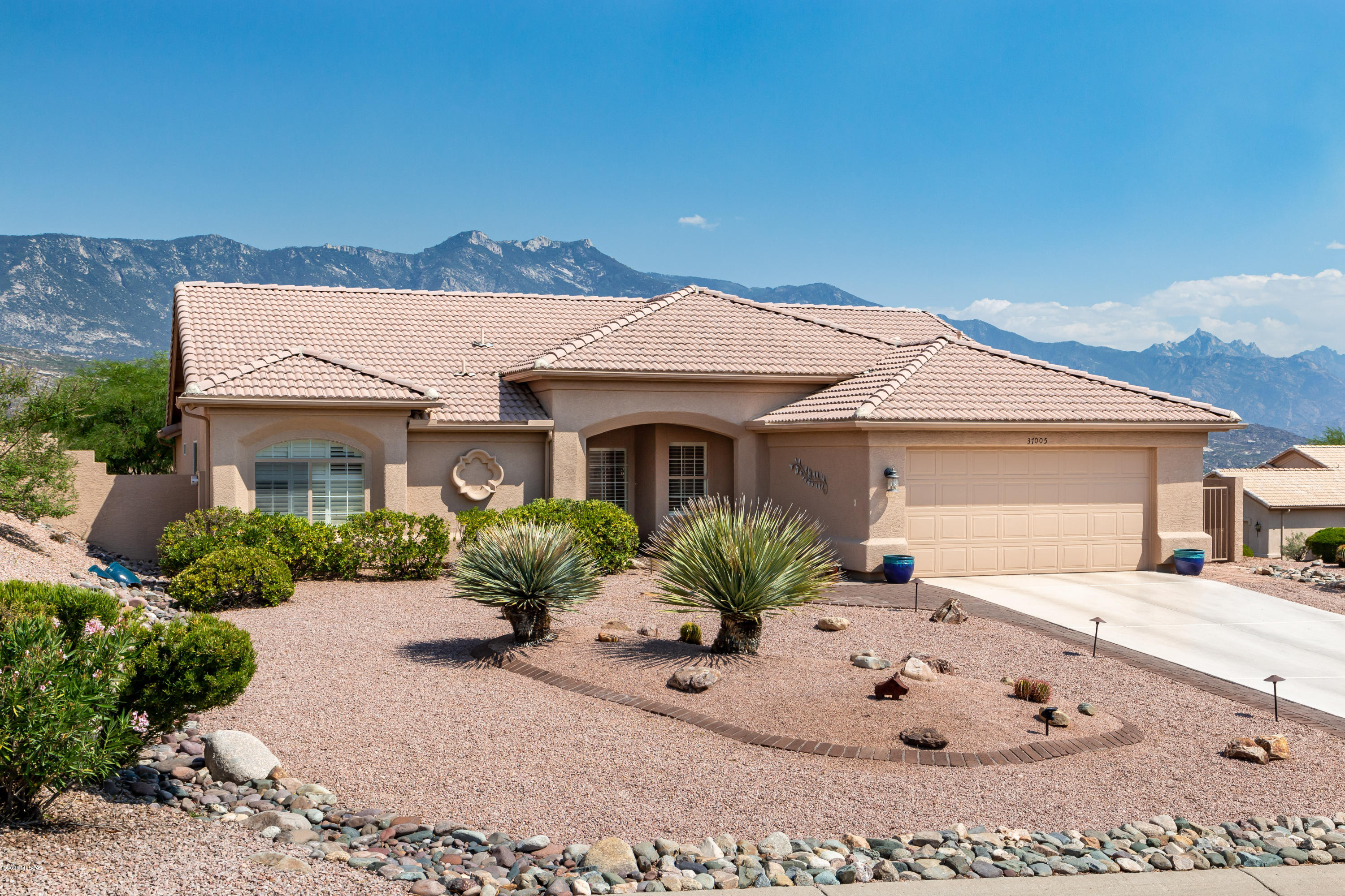 37005 South Ridge Crest Court Tucson, AZ 85739 - Photo 2 of 40