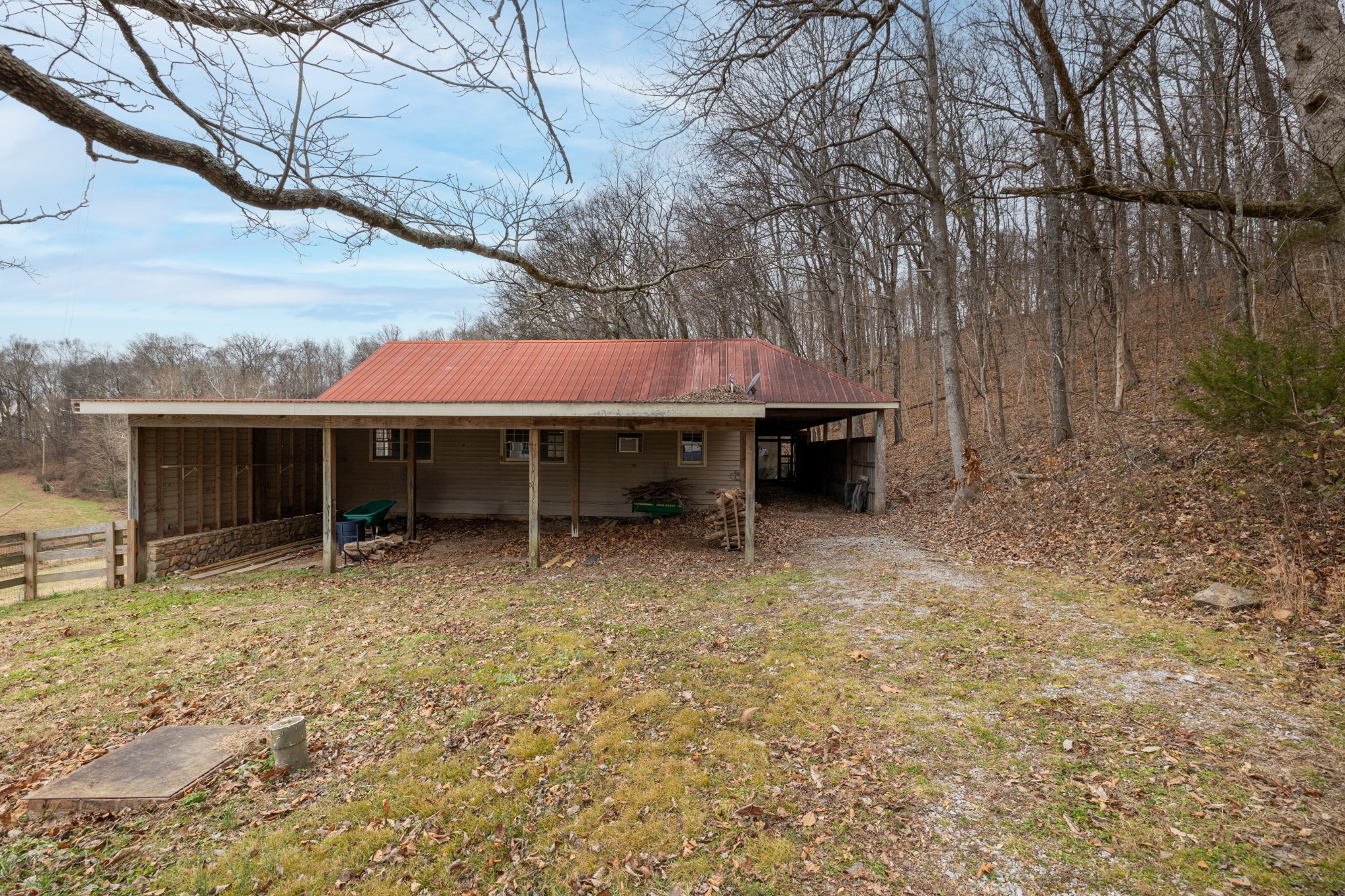 2600 Charlie Thomas Road Cornersville, TN 37047 - Photo 32 of 35 a view of a chairs and table in the yard
