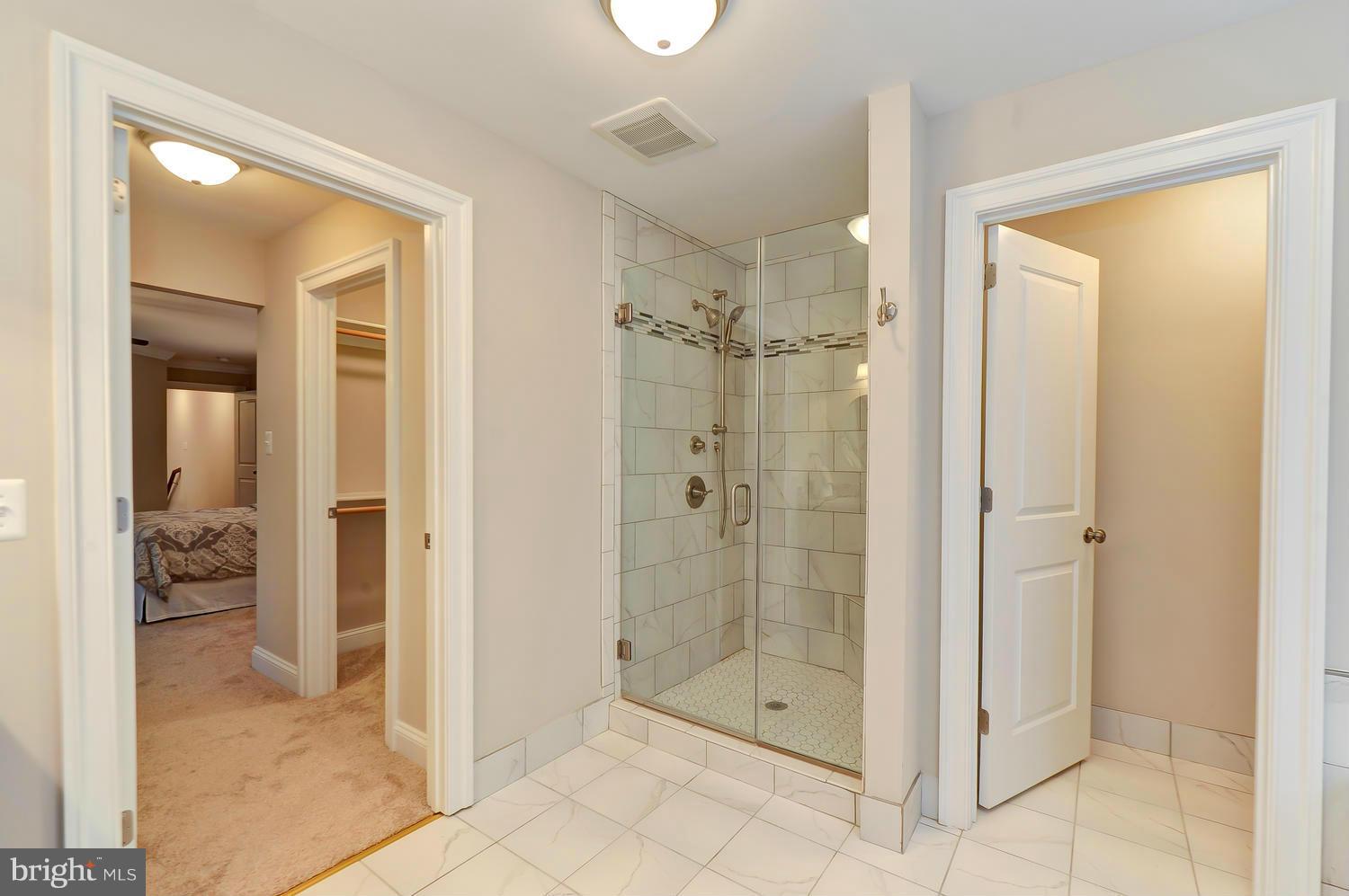 116 West Glebe Road, Unit A Alexandria, VA 22305 - Photo 14 of 18 Bath (Master)